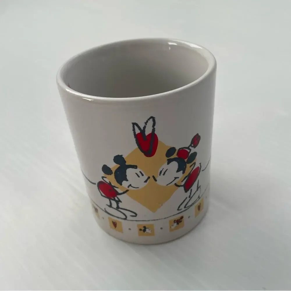 Vintage Mickey loves Minnie mug coffee cup with inside design